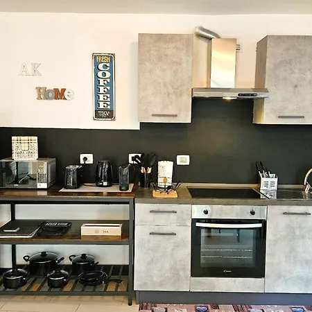 Ak Homes, A Due Passi Da Orio